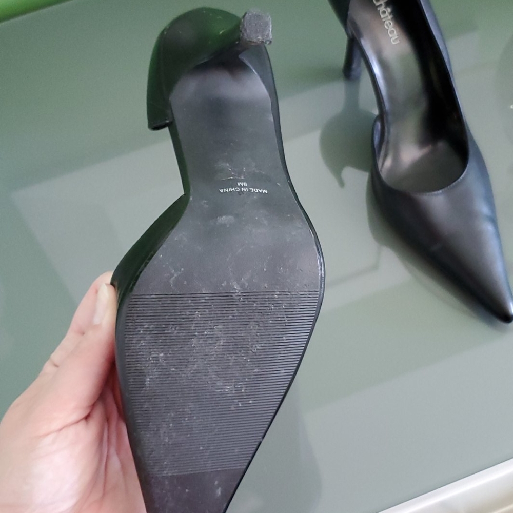 Black heels - Picture 2 of 2
